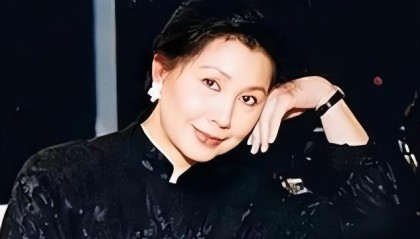 hth-突传死讯！香港知名演员老公在家中离世，坐在轮椅上没了呼吸