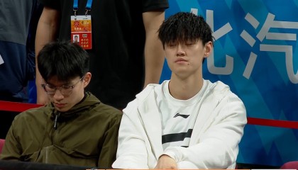 华体会-王哲林24+17力压周琦，19连胜！冠军外援9记三分|上海队|弗格|前场|篮板|杰曼_新浪体育_新浪新闻