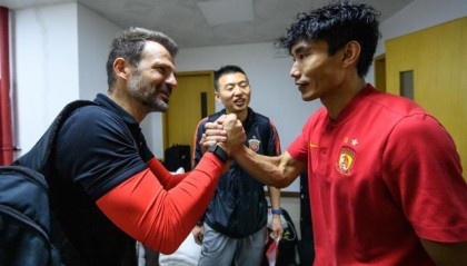 huatihui-海港惊险夺亚莱科相对满意 赛后找郑智交流送赞歌